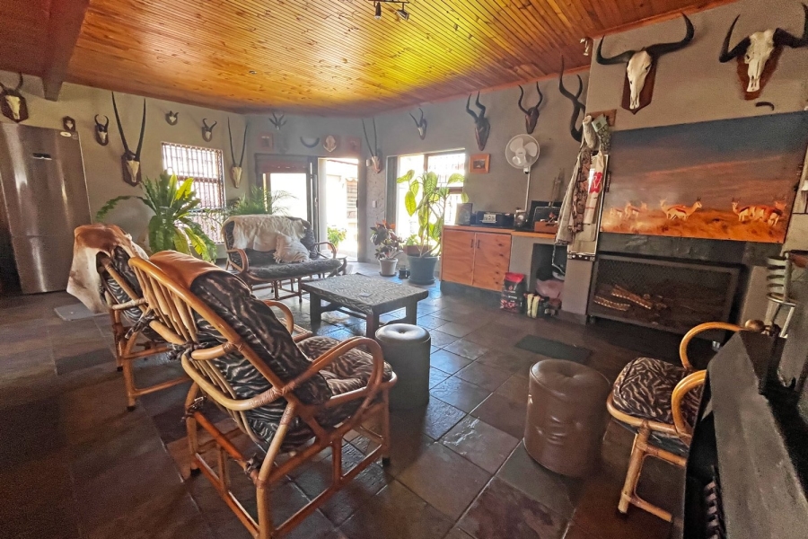 6 Bedroom Property for Sale in Hartenbos Central Western Cape